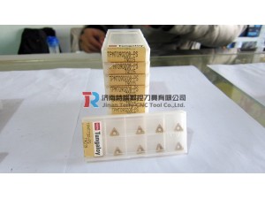 CF      铸铁低切削抗力断屑槽，采用圆弧形状的大前角（实际前角20°）大幅降低了切削抗力，可抑制薄型工件的变形和毛刺的产生。