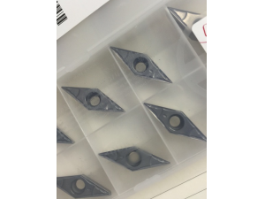 日本泰珂洛数控刀片VCMT080204-PSF T9125加工钢件
