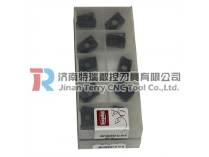 AH725超细微粒系硬质合金上采用了闪蒸涂层的通用材质。在加工不锈钢时也能够发挥威力。强韧的材质理想的用于耐热合金材料的加工。
